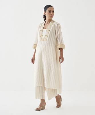 The chandani silk chanderi ensemble with woven banarasi & handwork 3