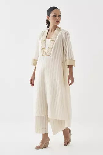 The chandani silk chanderi ensemble with woven banarasi & handwork