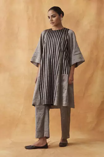 The raatrani silver & black striped silk tissue chanderi set