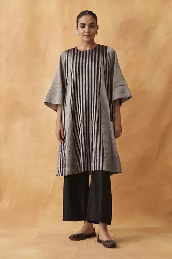 The raatrani silver & black striped silk tissue chanderi set