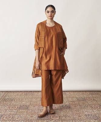 The bronze silk chanderi ensemble 1