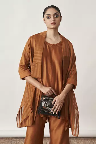 The bronze silk chanderi ensemble
