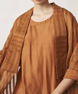 The bronze silk chanderi ensemble 3