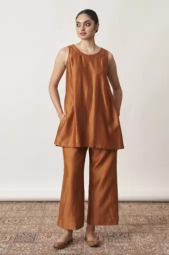 The bronze silk chanderi ensemble