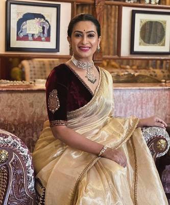 Elegant Cream Crush Tissue Silk Saree with Velvet Embroidered Unstitched Blouse 1