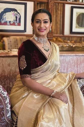 Elegant Cream Crush Tissue Silk Saree with Velvet Embroidered Unstitched Blouse