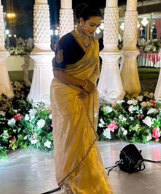 Elegant Cream Crush Tissue Silk Saree with Velvet Embroidered Unstitched Blouse 4