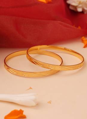 Set of 2 Flat Gold Bangles with Engraving 2