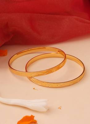 Set of 2 Flat Gold Bangles with Engraving 3