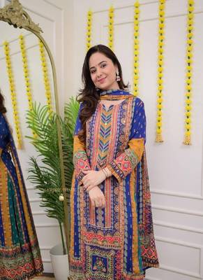 Multicolor cotton embroidered kurta with pant & dupatta 4