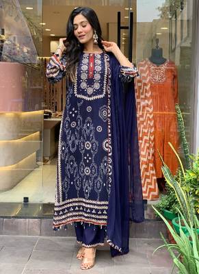 Blue silk hand embroidery kurta with pant & duppata 4