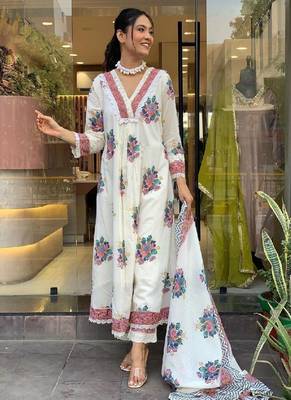 White Cotton Printed Kurta Pant Dupatta Set 4