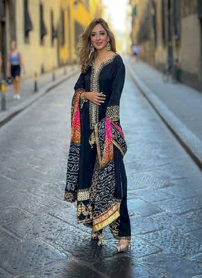 Black Georgette Kurta Pant Set for Women 2