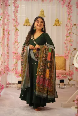 Green art silk embroidered kurta wih pant & duppata 1