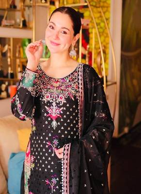 Black faux georgette embroidered kurta with pant & dupatta 4