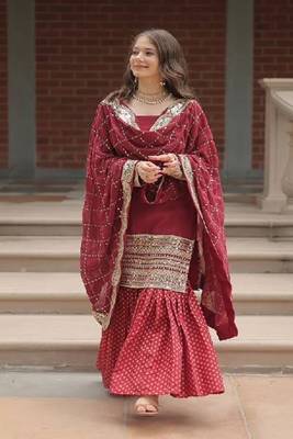 Maroon viscose embroidered kurta with pant & dupatta 3