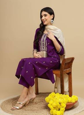 Purple rayon digital print kurta wih pant & dupatta 4
