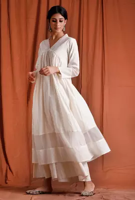 Off white gathered organza kurta 3