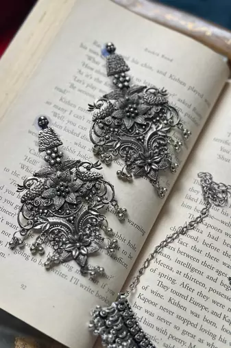 Silver oxidised 4-piece jewelry set combo with choker, earrings, kada, and nose ring