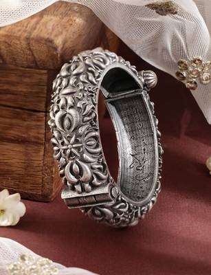 Silver look-alike oxidised bangle stack (set of 5) 4
