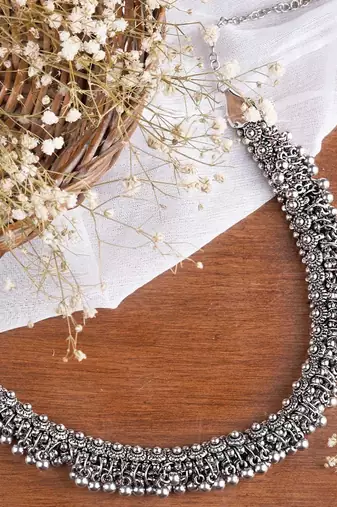 Oxidised choker with ghungroo design
