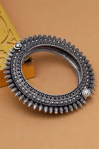 Silver lookalike openable designer oxidised bangle