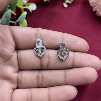 Classic cubic zirconia stud earrings 2
