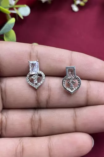 Classic cubic zirconia stud earrings