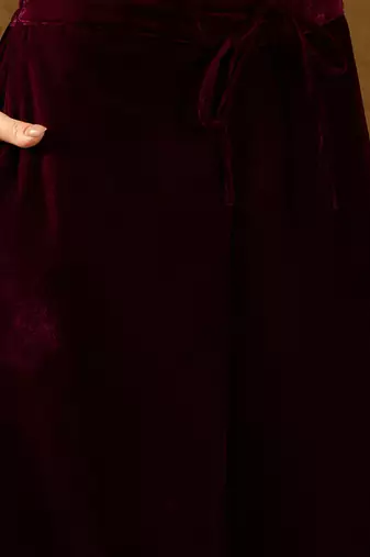 Women purple velvet solid embroidered straight kurta palazzos with dupatta