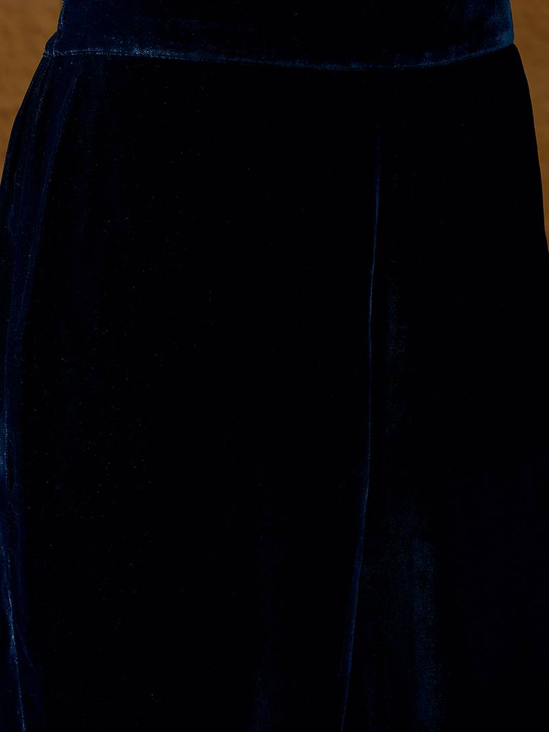 Women navy blue velvet solid embroidered straight kurta trousers with dupatta