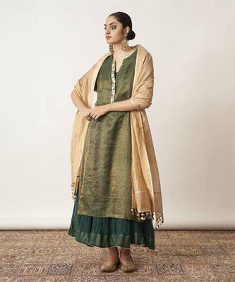 golden silk kurta set with embroidered neckline & dupatta 3