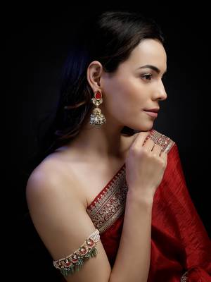 Surkh-e-shehzadi jhumka 5