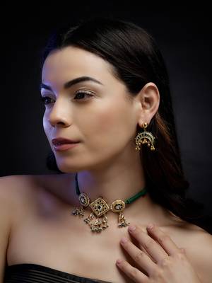 Zamurd noor drop earring 5