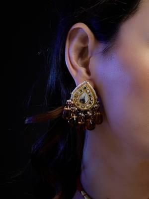 Rang-e-atish drop earring 1