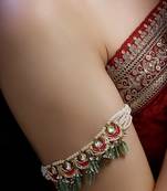 Zamurd ki lakir bajuband