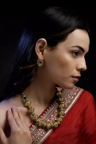 Sitar-e-zamurd layered necklace