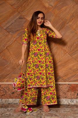 Women's Floral Printed Knee-Length Round Neck Kurta Set with Dupatta 3