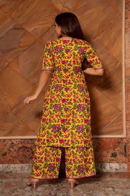 Women's Floral Printed Knee-Length Round Neck Kurta Set with Dupatta 4