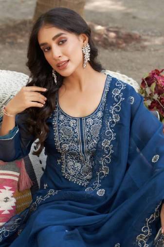 Blue organza embroidered kurta witgh pant & dupatta