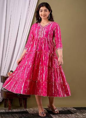 Pink cotton printed gown 4