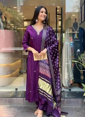 Purple silk embroidered kurta with pant & dupatta 1