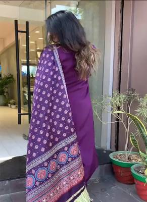 Purple silk embroidered kurta with pant & dupatta 2
