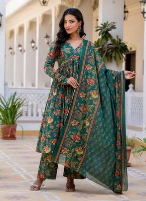 Green cotton printed kurta with pant & dupatta 5