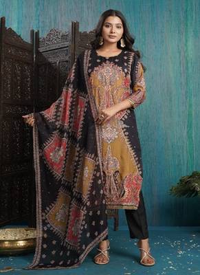 Black cotton embroidered kurta with pant & dupatta 1