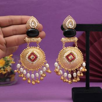 Black color amrapali earrings 2