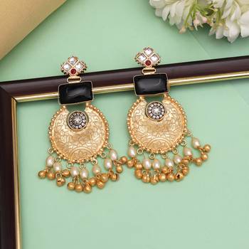 Black color amrapali earrings 1