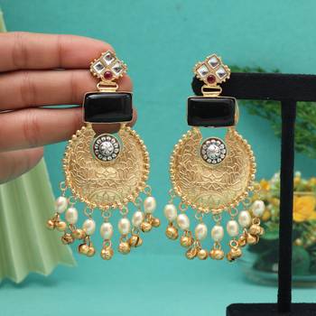 Black color amrapali earrings 2
