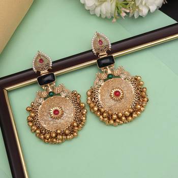 Black color amrapali earrings 1