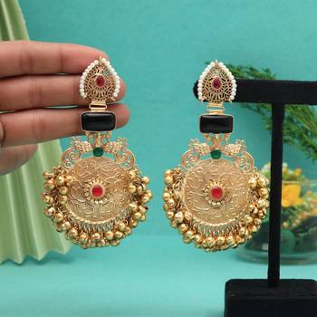 Black color amrapali earrings 2