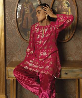 Blush pink jacquard kurta with shaneil salwar 1